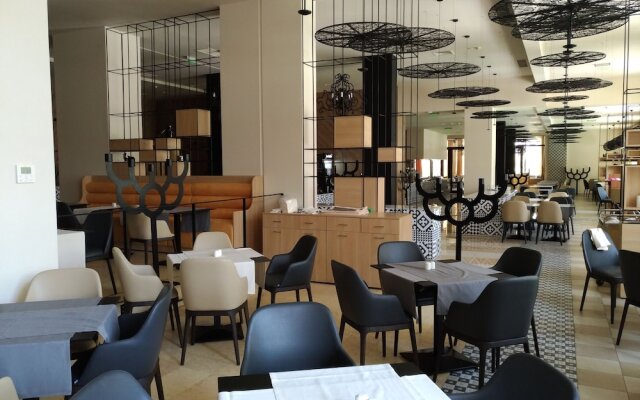 Sandapart Royal Beach Apartments