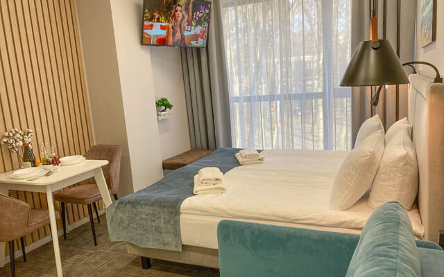 Sun City i Sea season Apartments v apart-otele Kristall