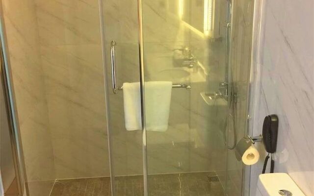 Pullanoman Holiday Inn