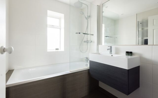 The Press House - Warm & Stylish 2BDR British Design Home in Jericho
