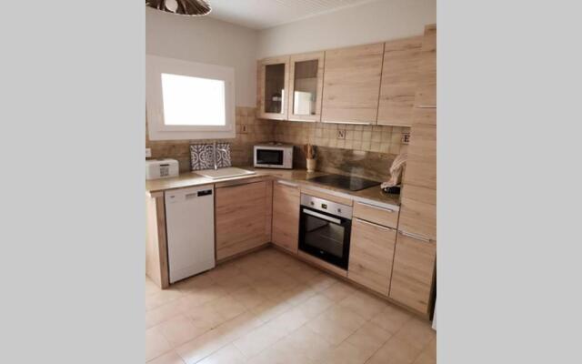 Charmante maison de ville F3 avec garage et cour