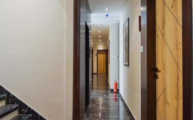 Goroomgo Royal Crown Puri