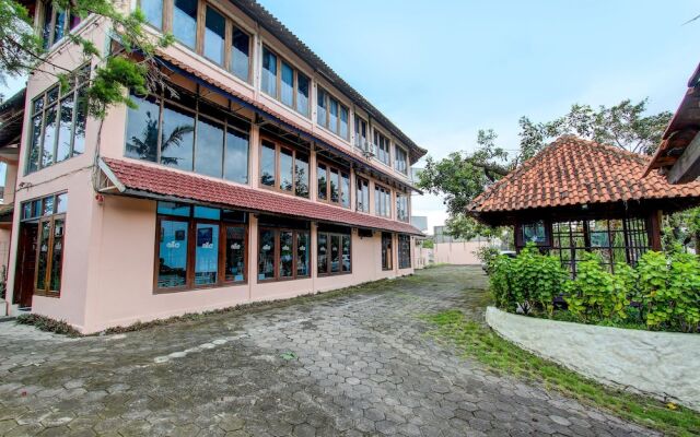 OYO 92329 Sewu Mas Hotel