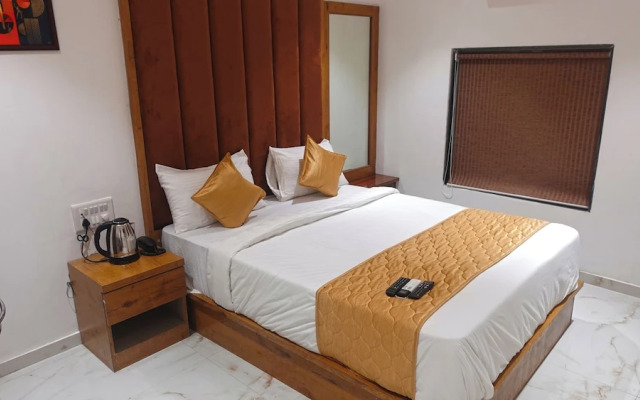 Hotel Palms Residency