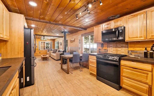 Lily's Bear Cabin #2544