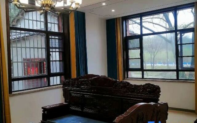 Xinyang Mountain B&B