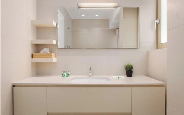Vouliagmeni Serenity Residence