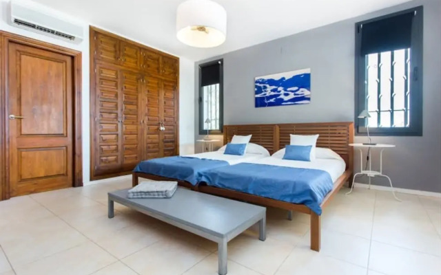 Th06 Villa in Miami Platja 6 Bedrooms