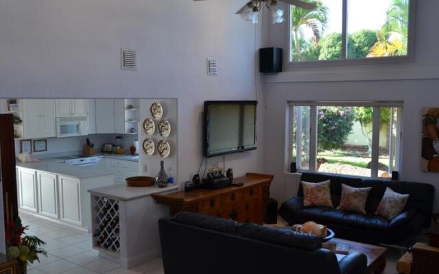 Lahaina Gate House