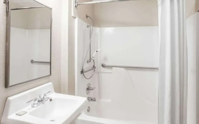 Super 8 Harrisburg Il