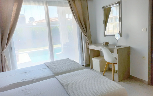 Alexandros Villa