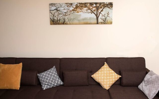 Superb Duplex Prime Location City Centre And Parking