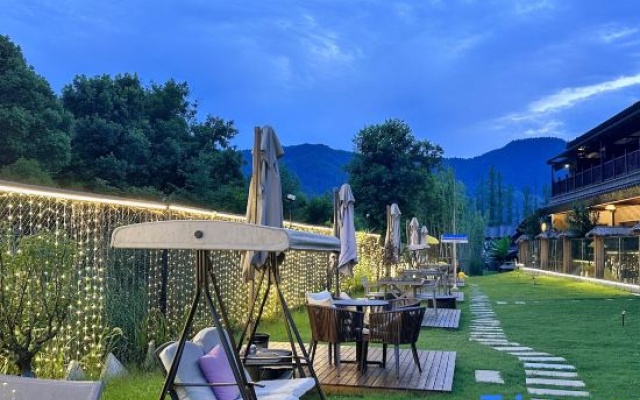 Dalong Villa (Jiuhuashan Scenic Area) – Outside – Chizhou