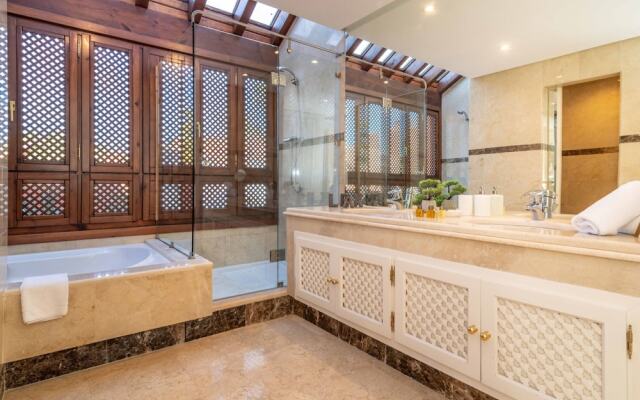 La Alzambra Duplex Penthouse Sea Views