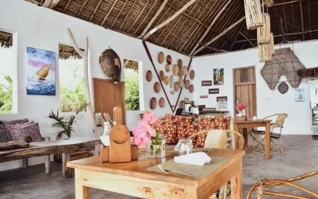 Kusini Beach Bungalows