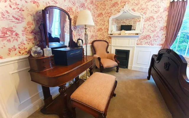 Plas Dinas Country House