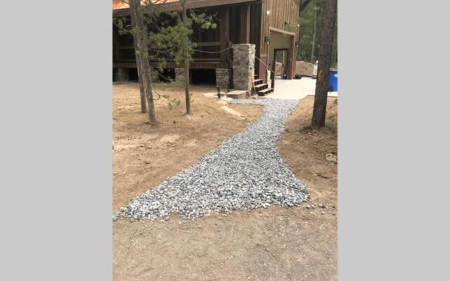 Yellowstone Crossing Lodge