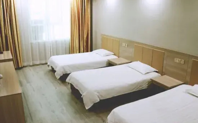 Korla Ruixin Express Hotel