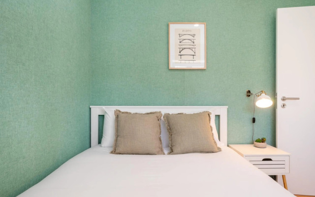 WHome Riverside View Premium Apartment w/ AC & Terrace