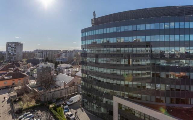 Spacious Apartment in Radnička Business Zone - FREE PARKING
