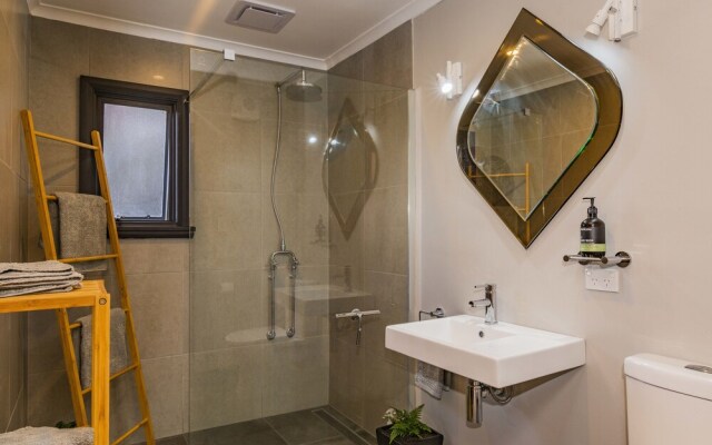 Lofty Views - City Stunner