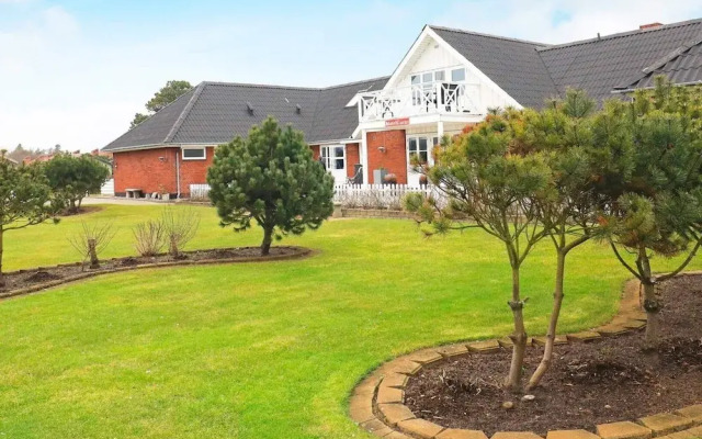 6 Person Holiday Home in Blavand