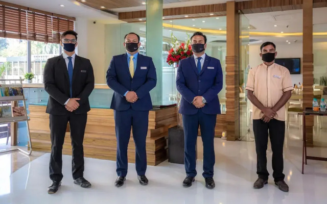 Emblem Hotel Sector 14 Gurgaon