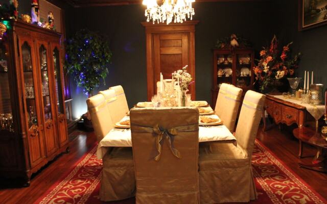 Fleur-de-Lys Mansion