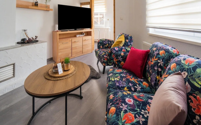 Retreat With Forest Views