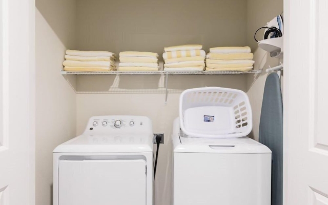 ChampionsGate 8BR Pool Home wTheater