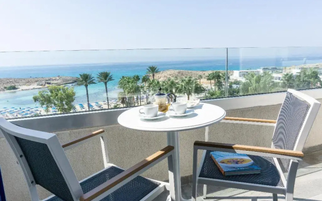 Anonymous Beach Hotel - Adults Only