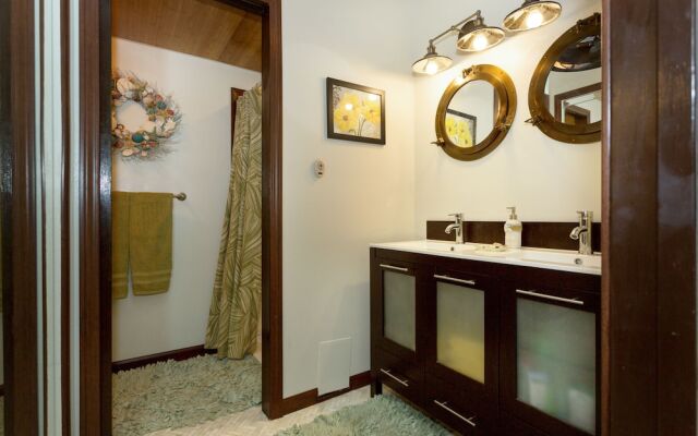 Kona Islander Inn Condos