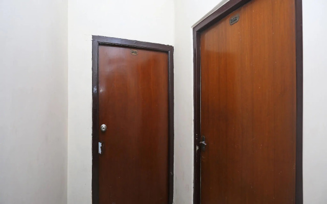 OYO 9001 Hotel East West