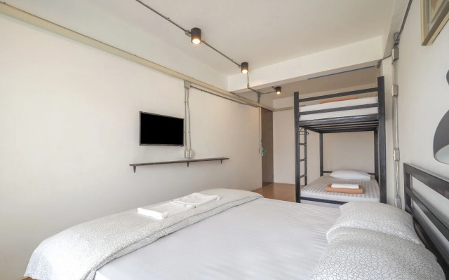 OYO 820 Labkoff Cafe and Hostel