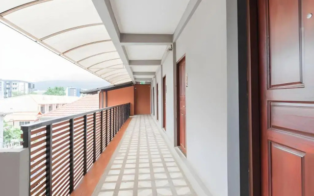 B2 Santitham (Wat Jed Yod) Boutique & Budget Hotel