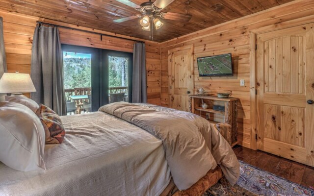 Aska Pines by Escape to Blue Ridge