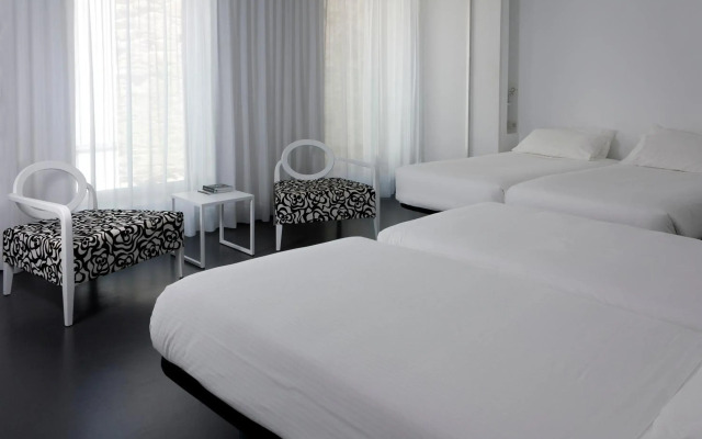 Moure Hotel