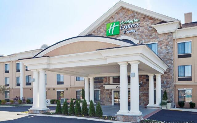 Holiday Inn Express & Suites Warminster - Horsham, an IHG Hotel