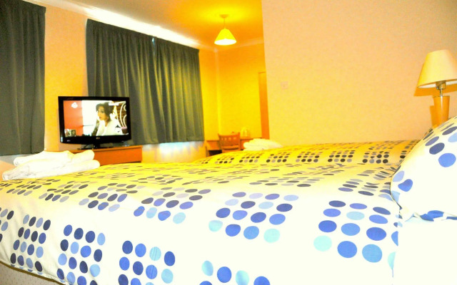 Heathrow Lodge
