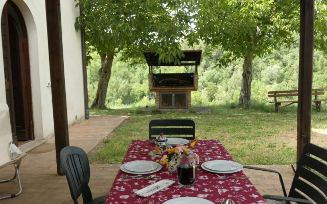 Scappo in Umbria, la Cantinetta