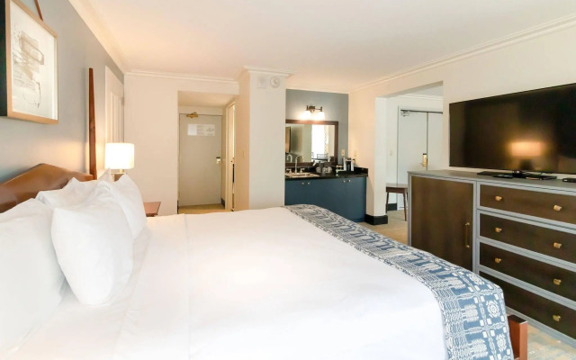 Williamsburg Lodge, Autograph Collection