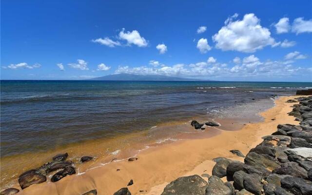 Kaanapali Shores 825 by RedAwning