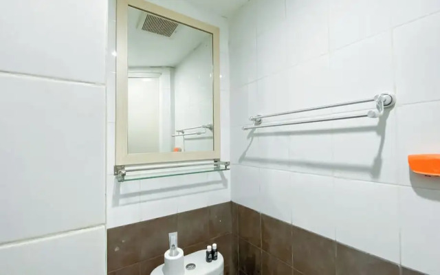 Best Price And Relaxing 1Br At Green Pramuka City Apartment