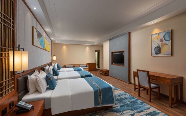 Days Htl By Wyndham Dali High-Speed