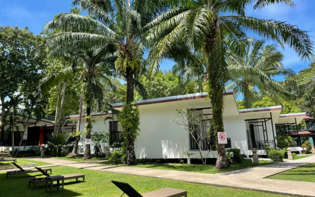 Prasarnsook Villa Beach Resort (SHA Extra Plus)