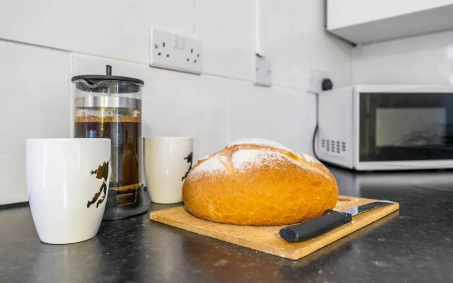One Bedroom Apartment by Klass Living Serviced Accommodation Bellshill - Elmbank Street Apartment with WIFI  and Parking