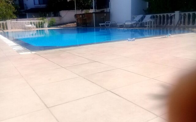 Jungle Apart Hotel