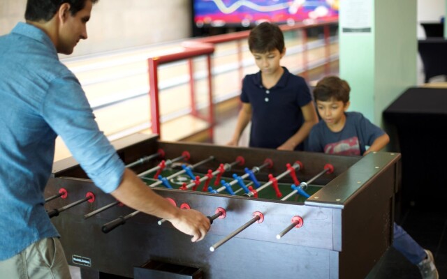 Almenat Embu das Artes, Tapestry Collection by Hilton