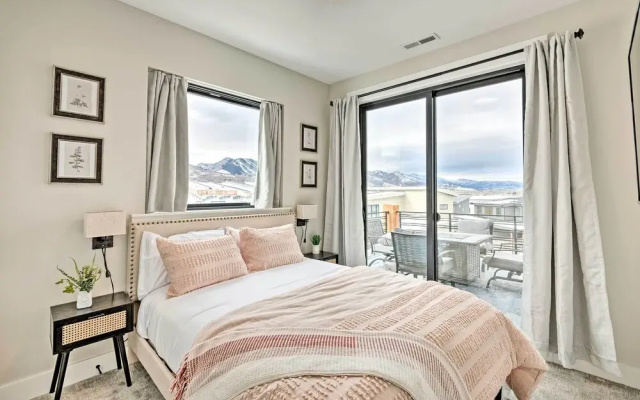 Newly-built Lakeside Gem w/ Community Perks!