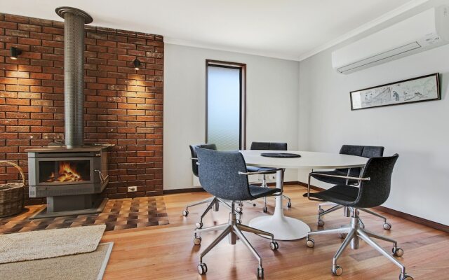 On the Hill at Metung